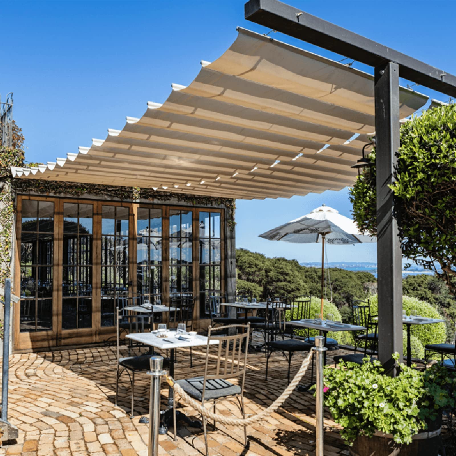 Retractable Rainproof Wave Sun Shade Sail with UV Protection