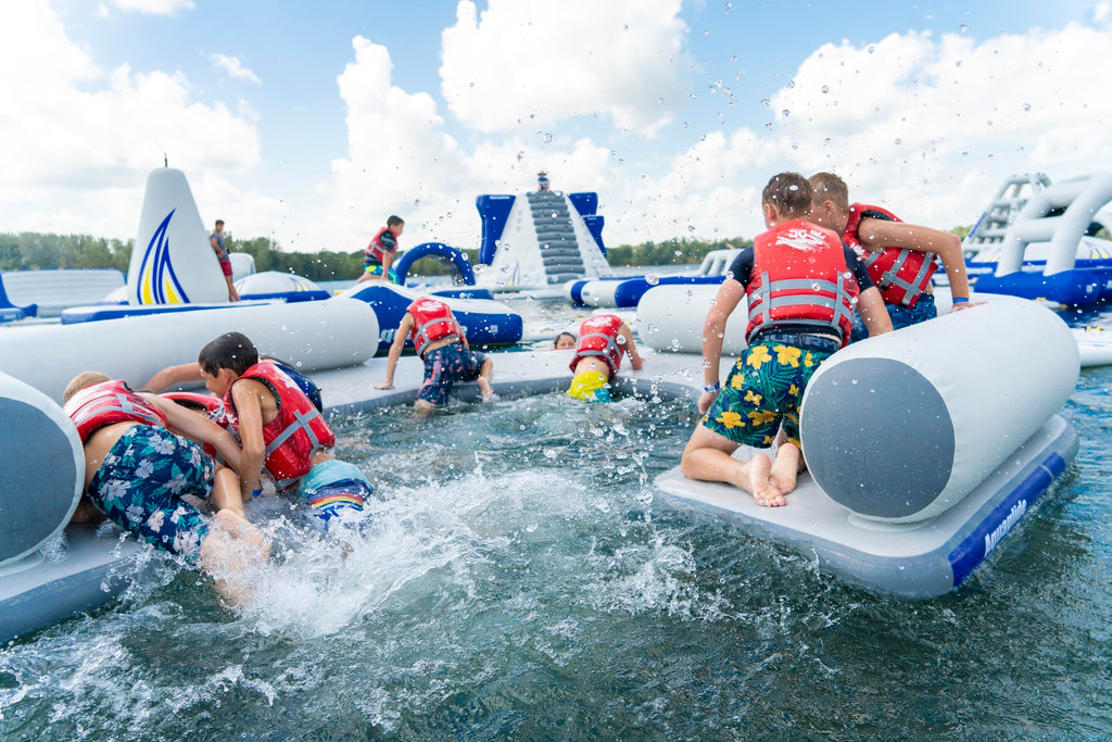 Inflatable Lounge Dock Platform with Integrated Cooler