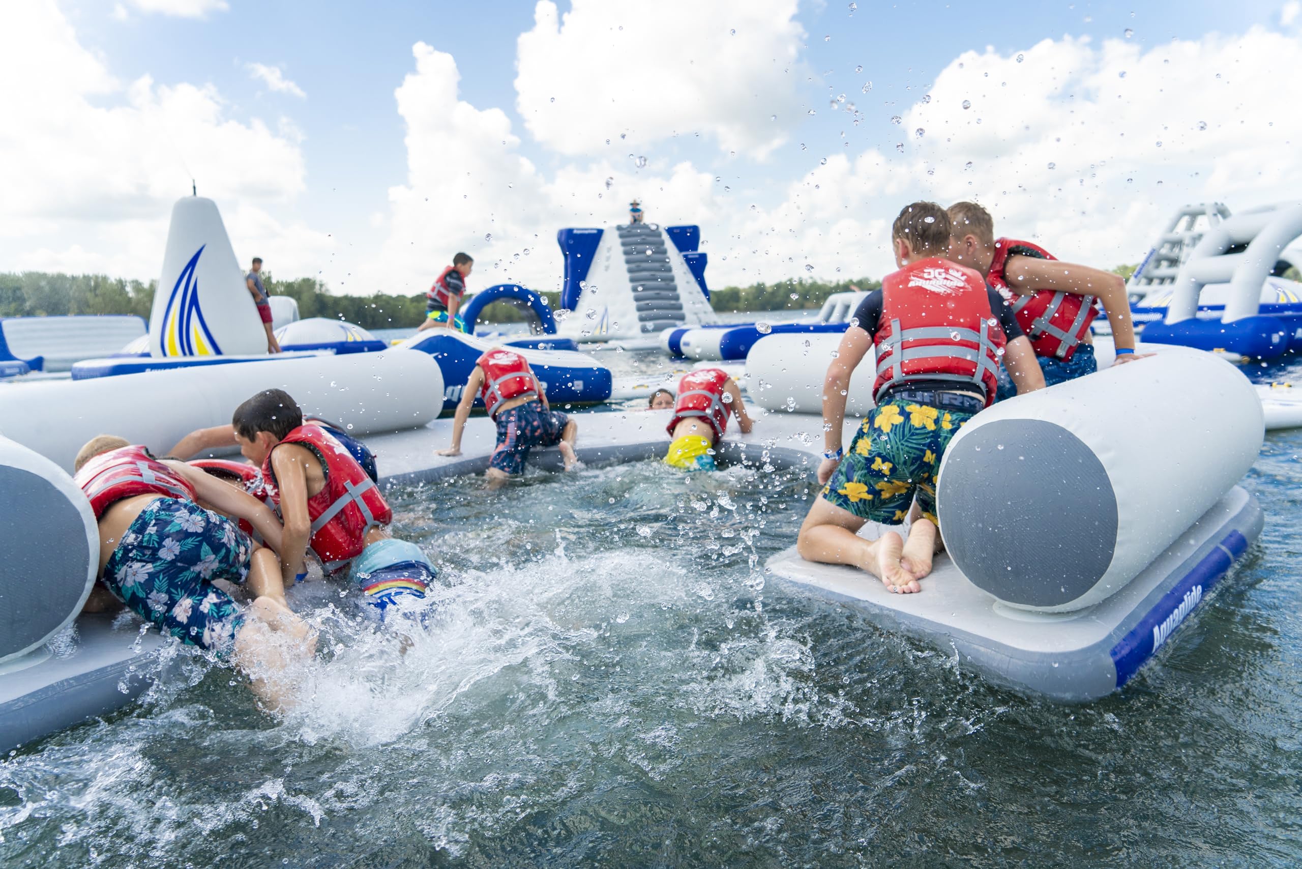 Inflatable Lounge Dock Platform with Integrated Cooler